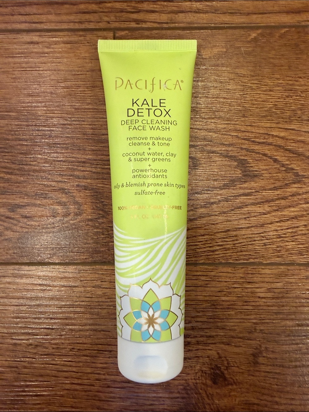 Pacifica Kale Detox Deep Cleaning Face Wash - Lime Tube with Floral Motif